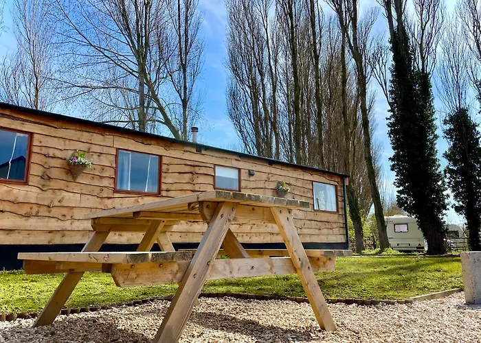 Poplar Lodge Log Caravan