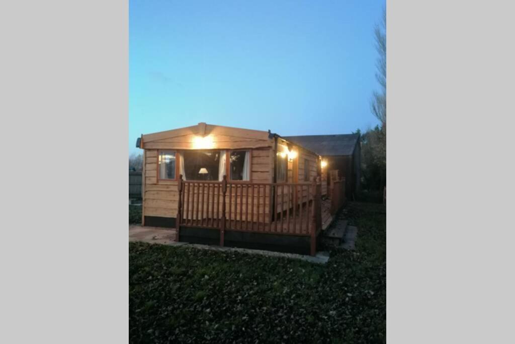 Poplar Log Caravan Apartment