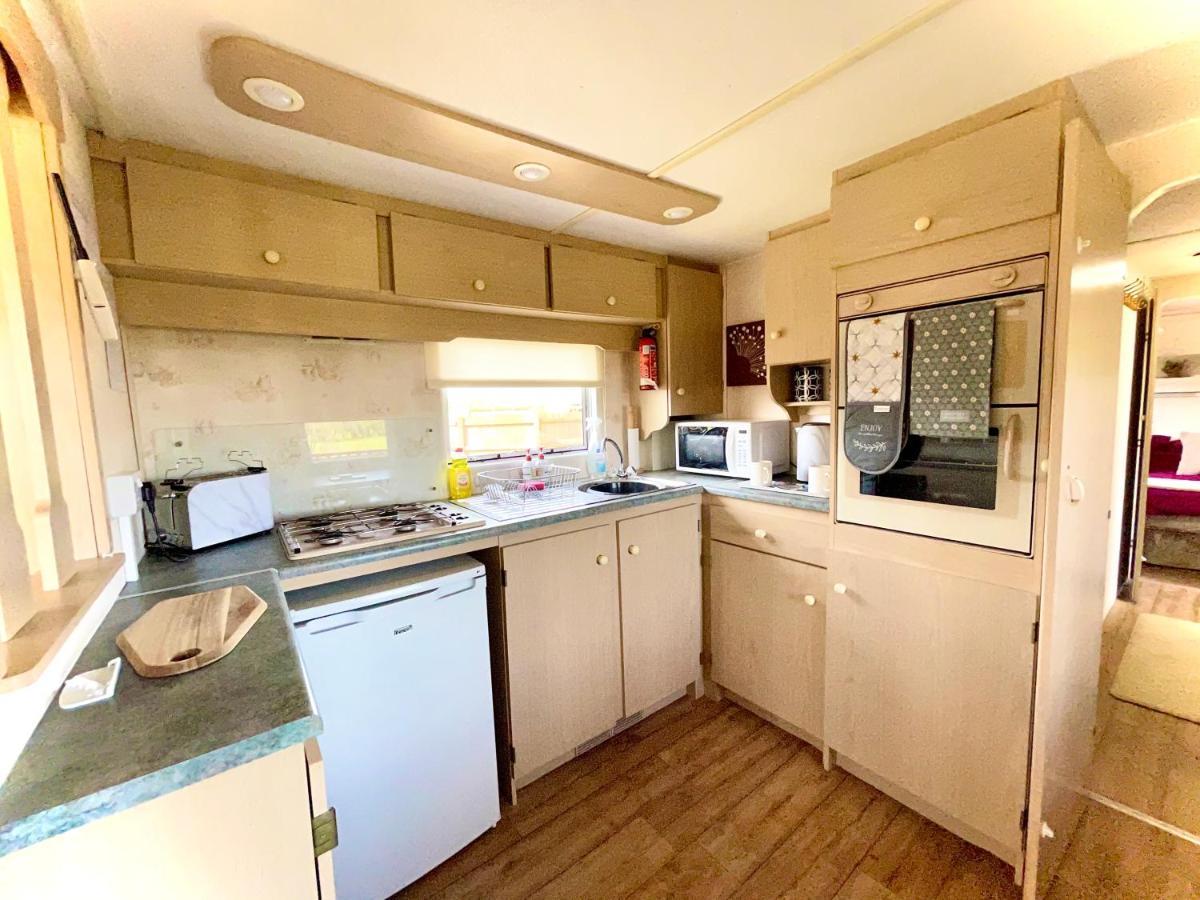 Poplar Log Caravan Apartment Kirkby on Bain